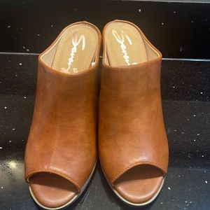 Brown leather slide shoes size 9